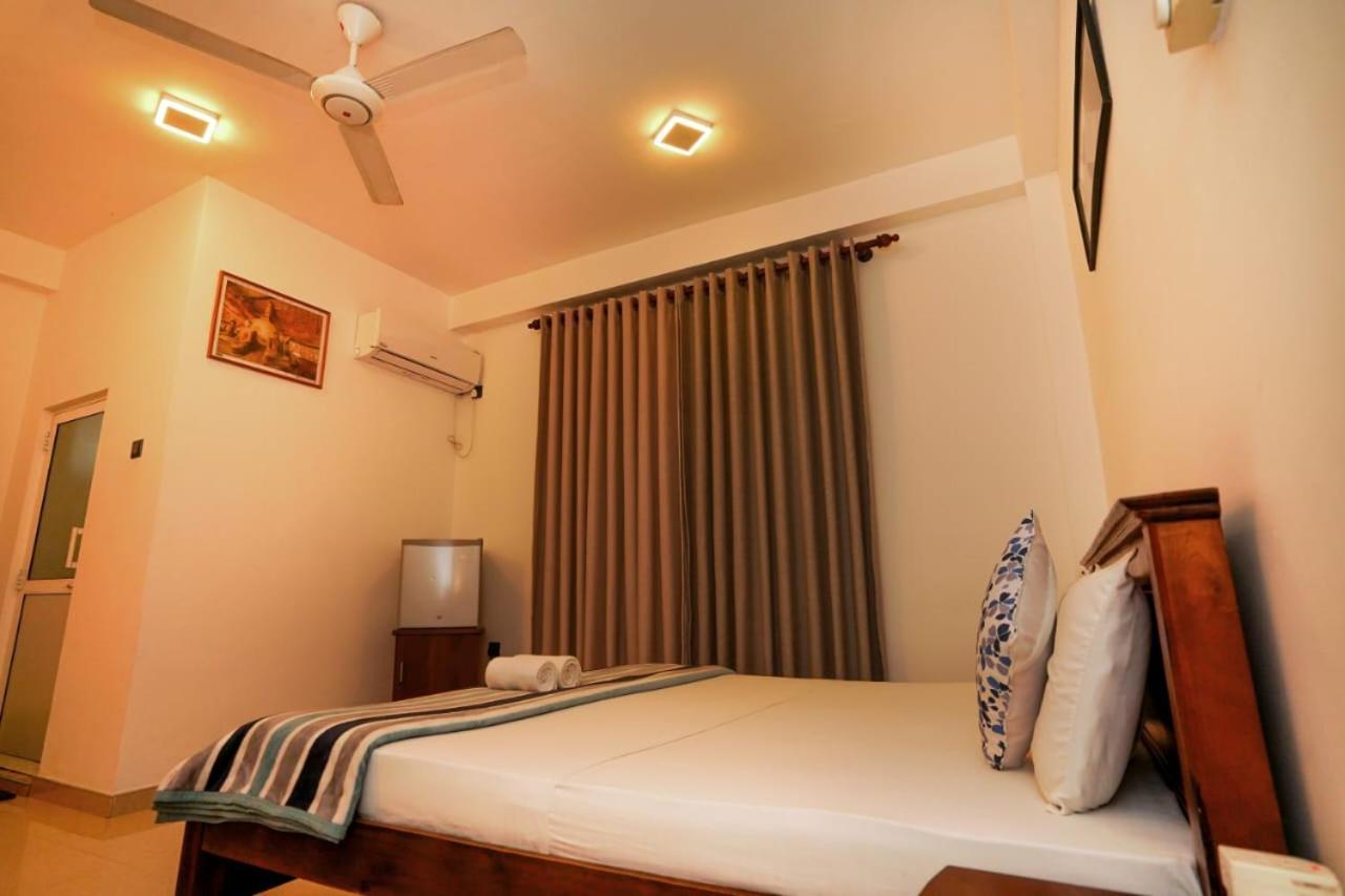 Airport 4 Season Transit Hotel Katunayaka Εξωτερικό φωτογραφία