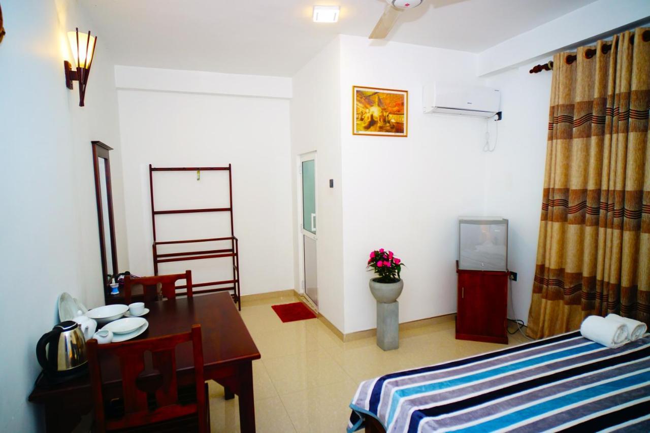 Airport 4 Season Transit Hotel Katunayaka Εξωτερικό φωτογραφία